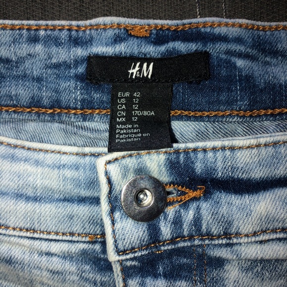Acid Wash Denim Shorts - Like New! - Picture 6 of 6